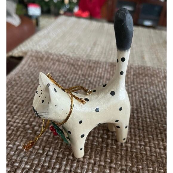 Wood cat handpainted Christmas ornament - Picture 4 of 8